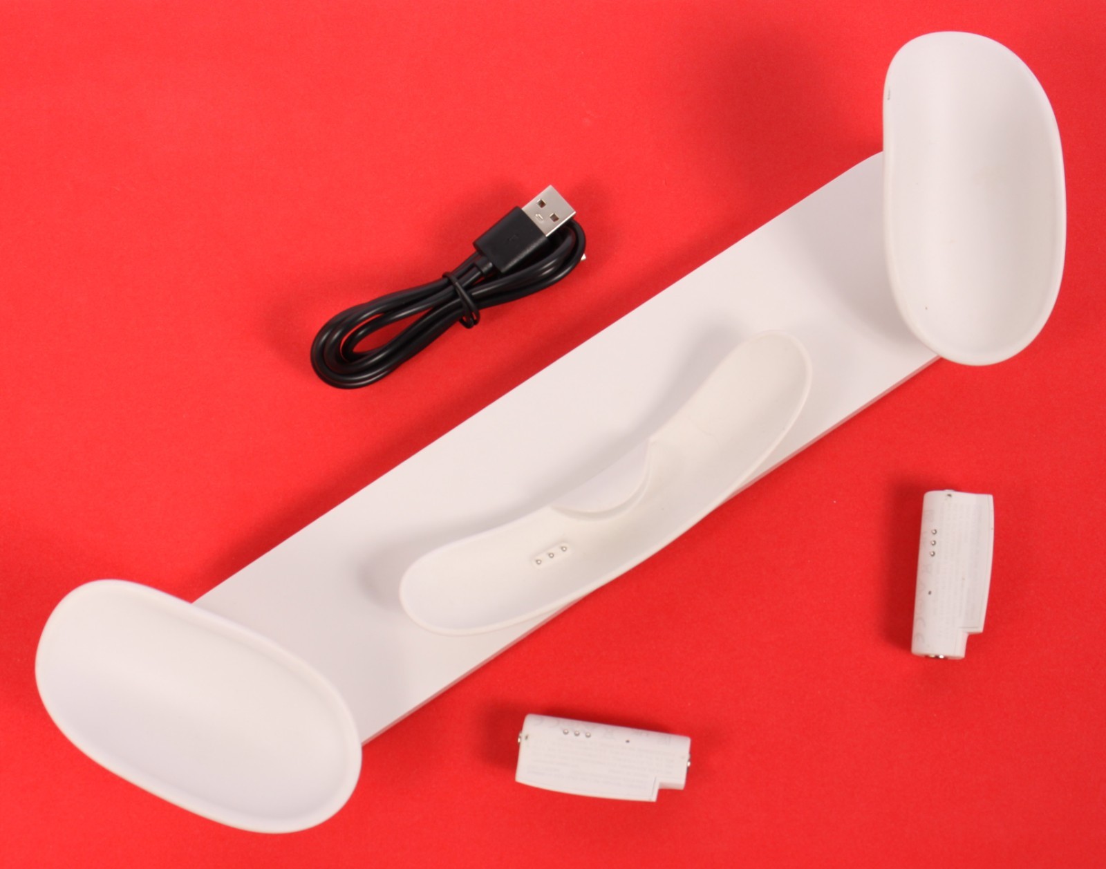 Genuine Meta Quest 3 Charging Dock W7Z with Rechargeable Batteries – White
