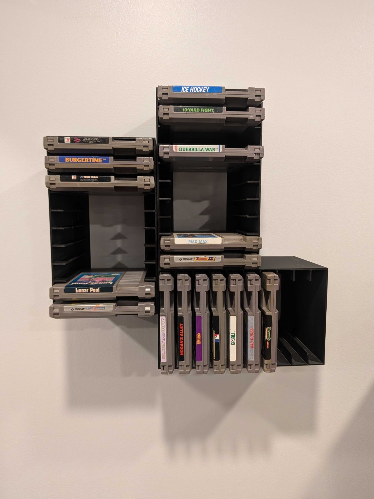 NES (Nintendo Entertainment System) Video Game Cartridge Wall Mount / Organizer