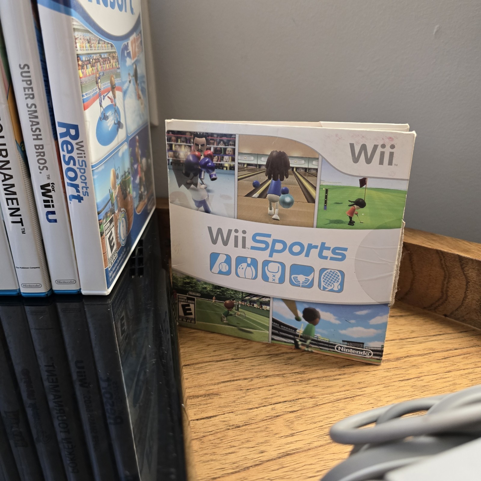 Nintendo Wii U 32GB Console Bundle GamePad Controller 8 Game Lot Mario Pokemon