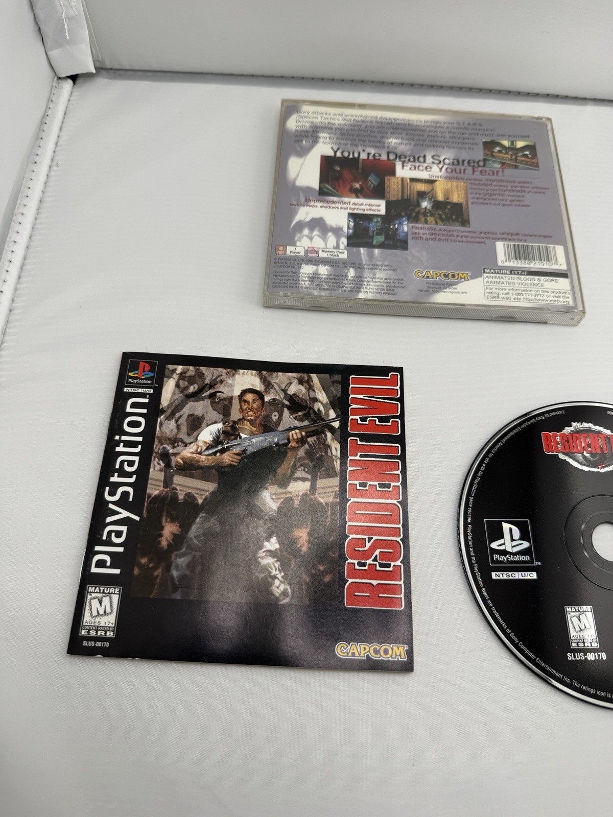 Resident Evil (Sony PlayStation 1, 1996) Black Label CIB W/ Reg Card Variant