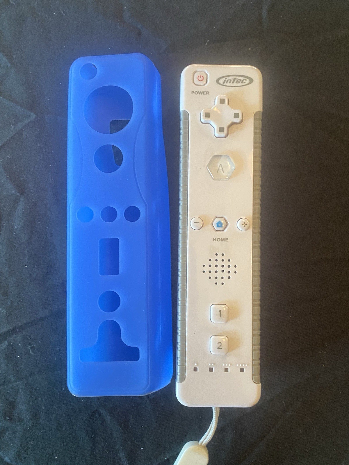 Nintendo Wii Remote Intec with Blue Silicone Sleeve Tested Works