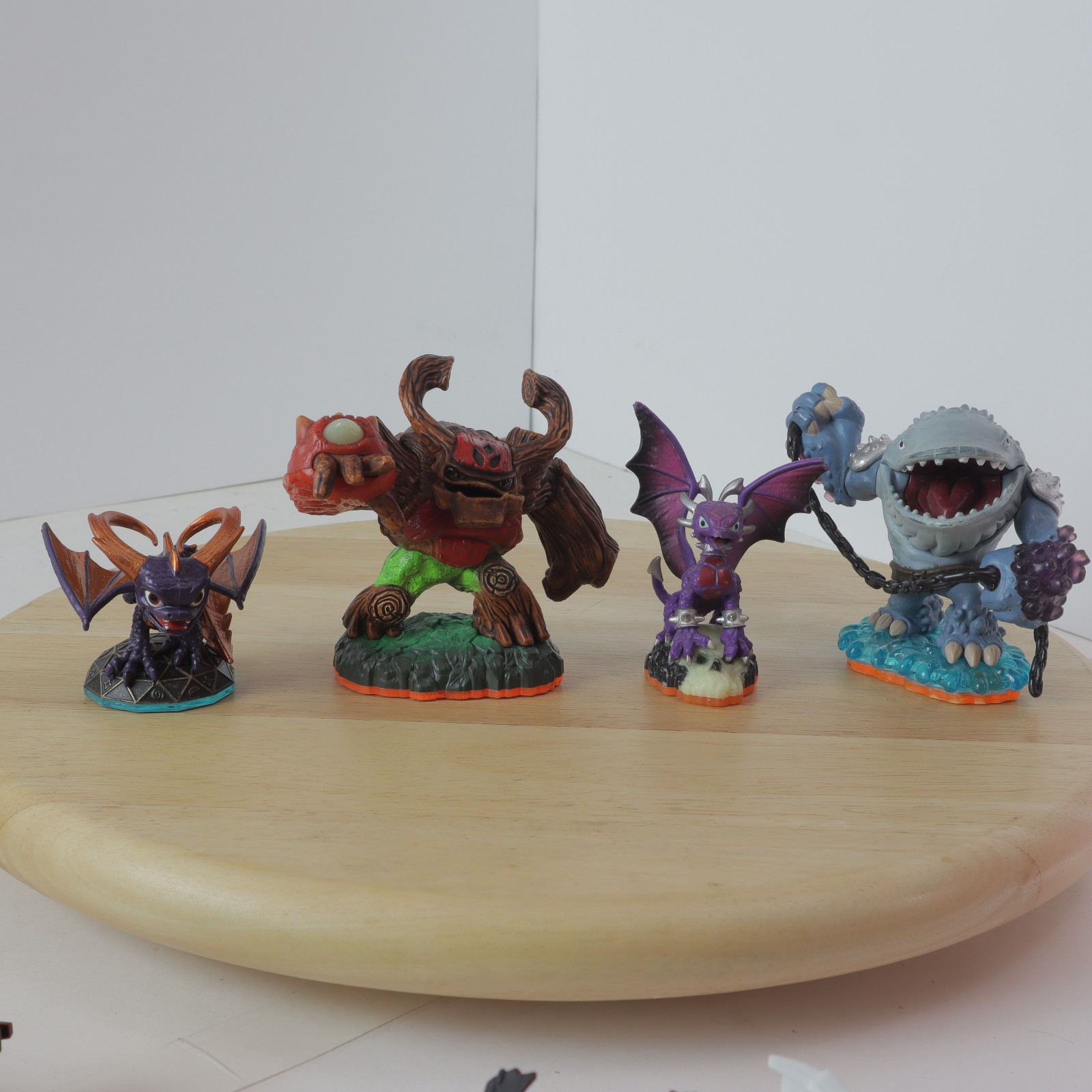 Skylanders Mixed Lot of 22 Figures, Vehicles and Magic Items – Mostly Untested