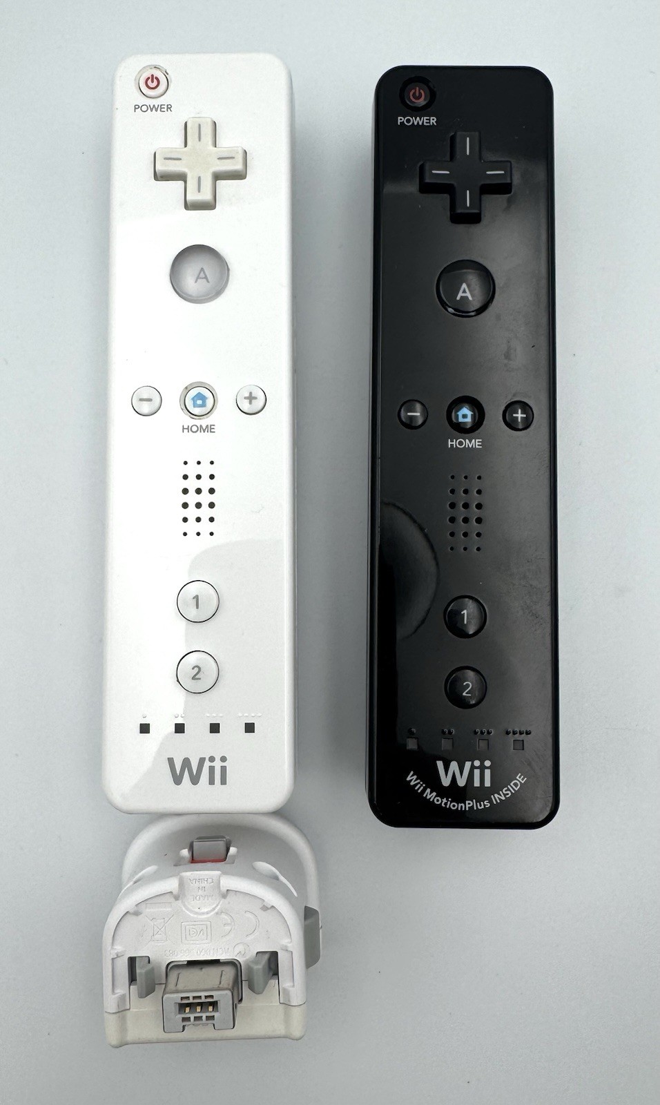 Nintendo Wii Remote Controller w/ Motion Plus – LOT OF 2 – Black & White TESTED