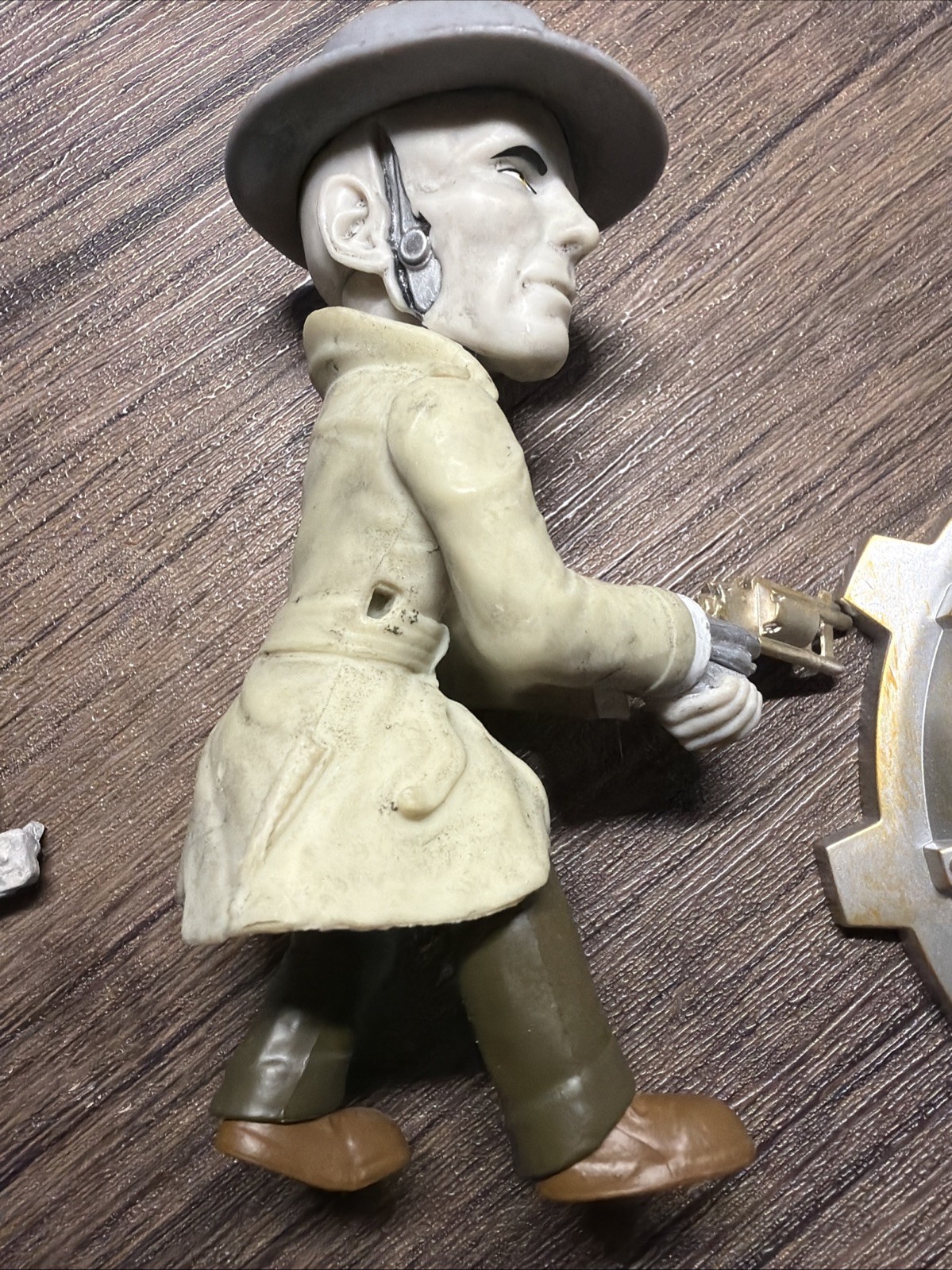 Fallout Crate Nick Valentine Loot Crate Figure Screen Shots