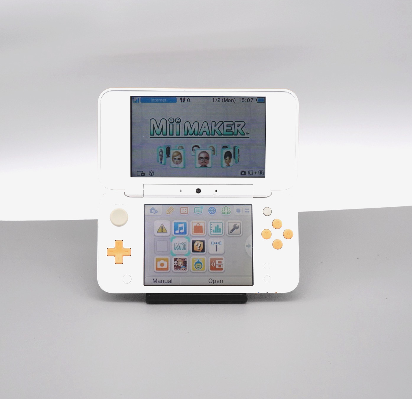 Nintendo “New” 2DS XL LL Console White & Orange w/ extras (USA Seller)