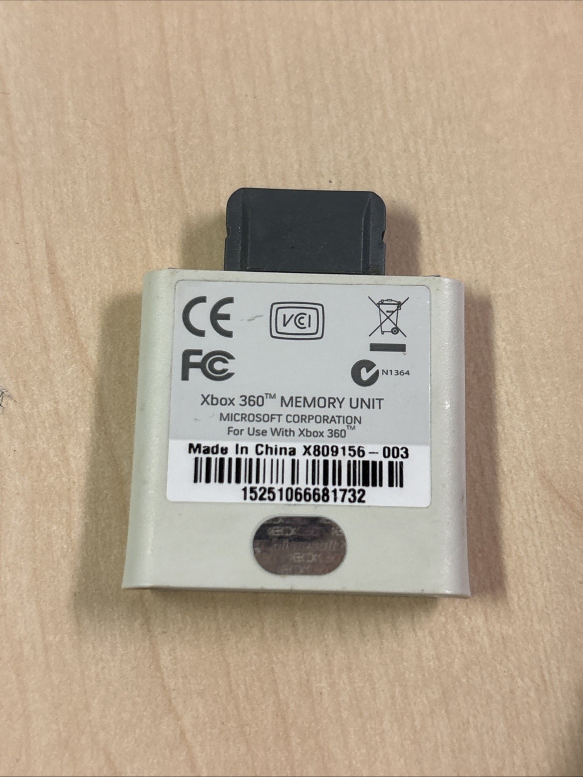 XBOX 360 WIRELESS NETWORK ADAPTER & 256MB MEMORY CARD