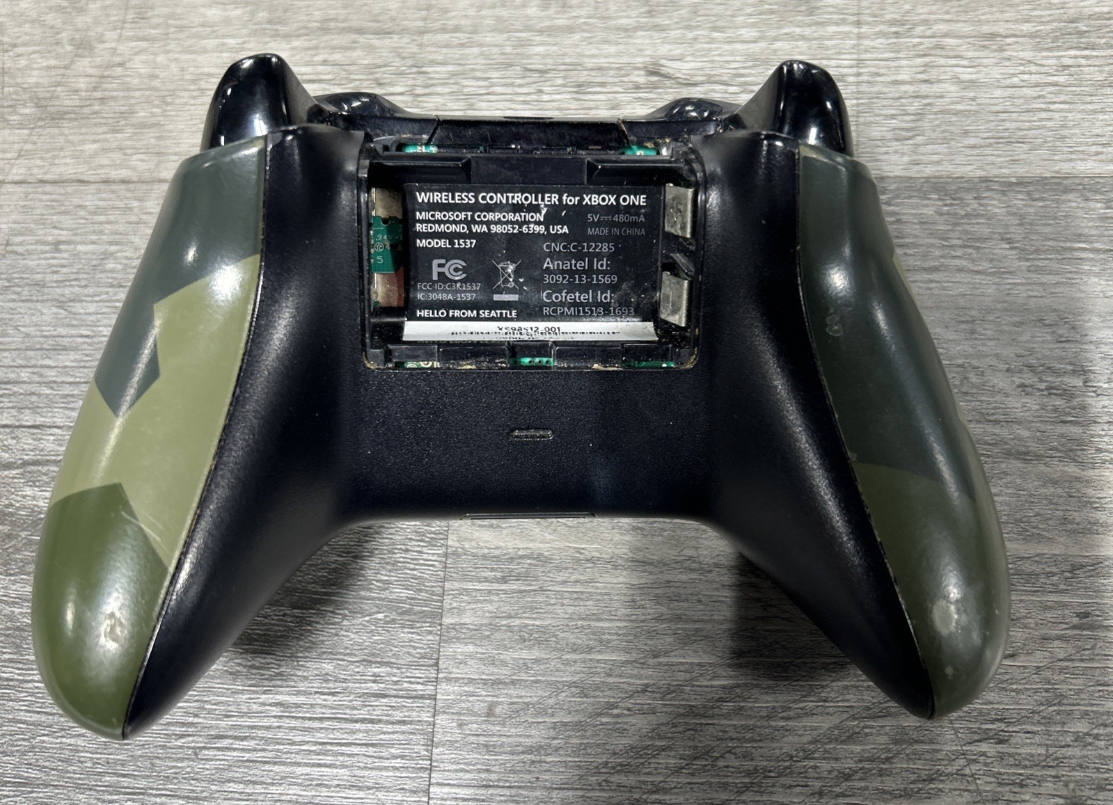 Microsoft Xbox One Green Camo Controller Model 1537 For Parts Not Working