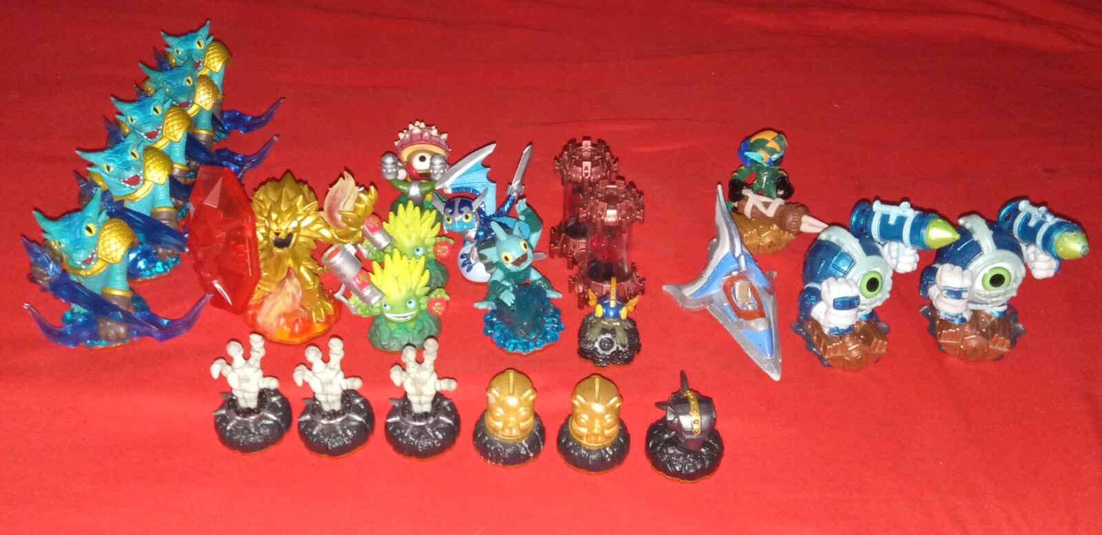 Skylanders Trap Team, Superchargers and Imaginators items.