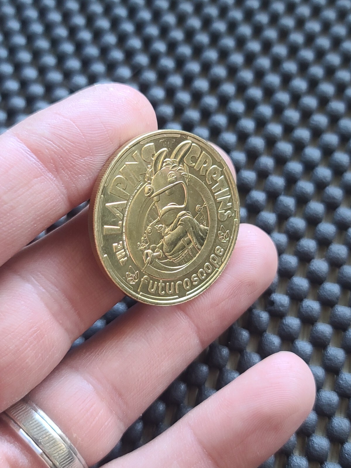 Rabbids FutureScope Coin Medal Souvenir Rare Promo Mario Nintendo Ubisoft France