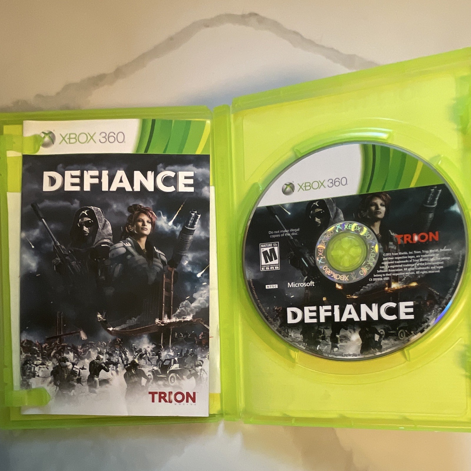 Trion Defiance Xbox 360 Shooter Kinect Compatible w/ Manual NTSC-U/C M