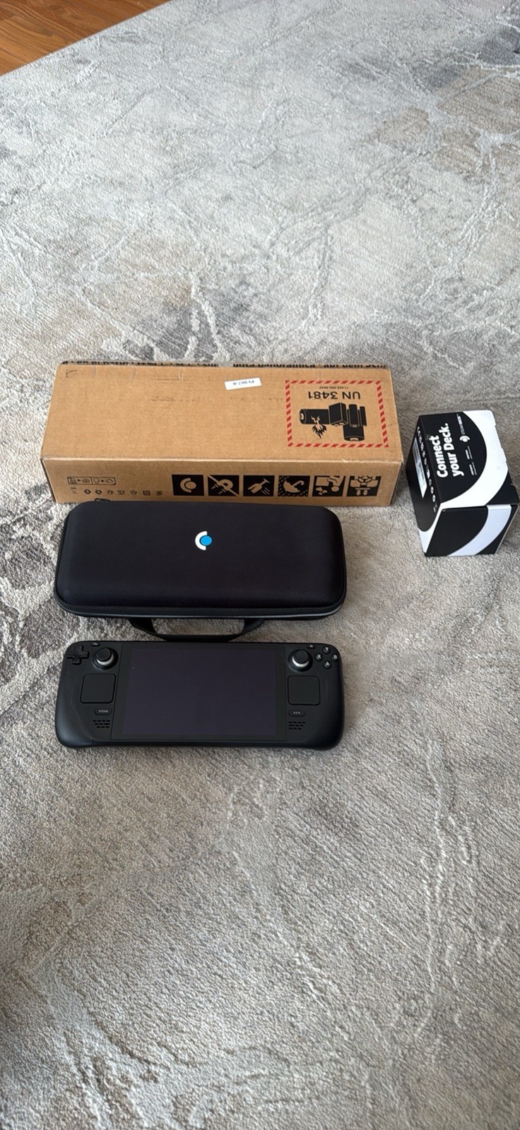 Valve Steam Deck LCD 256GB with Dock, Case and Charger in Complete Original Box