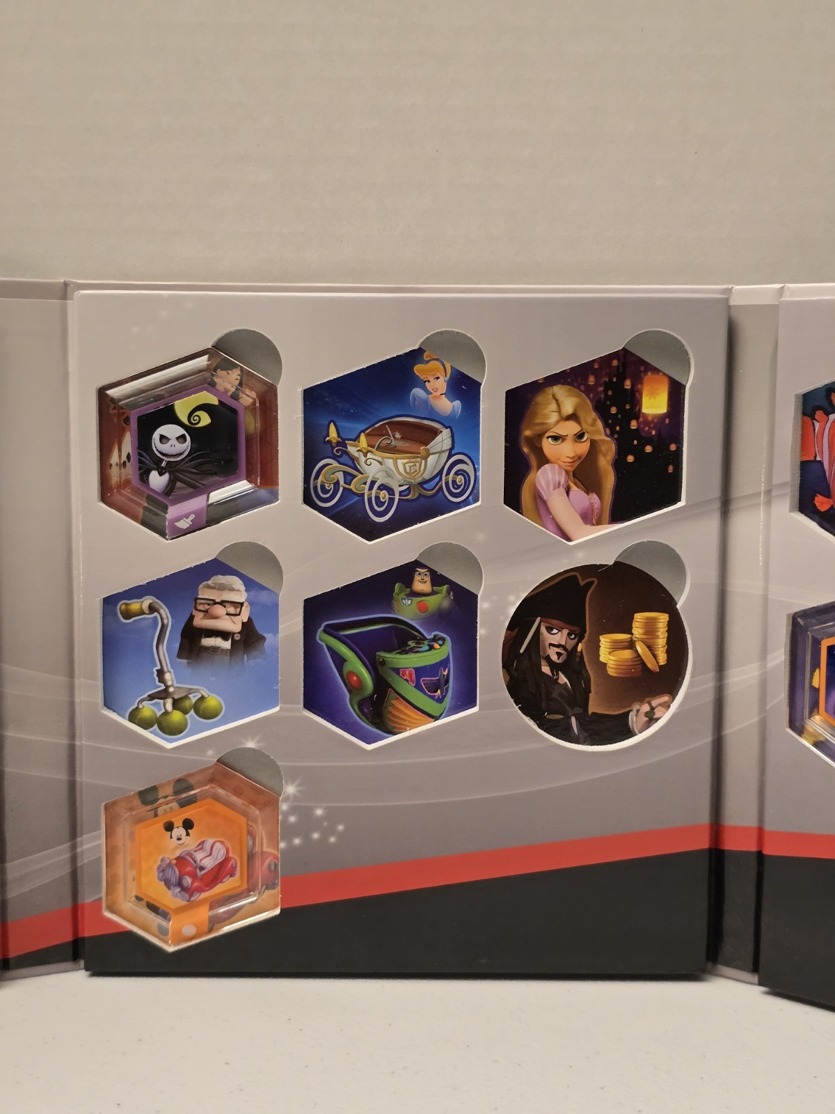 Disney Infinity Power Disc album with 11 Discs