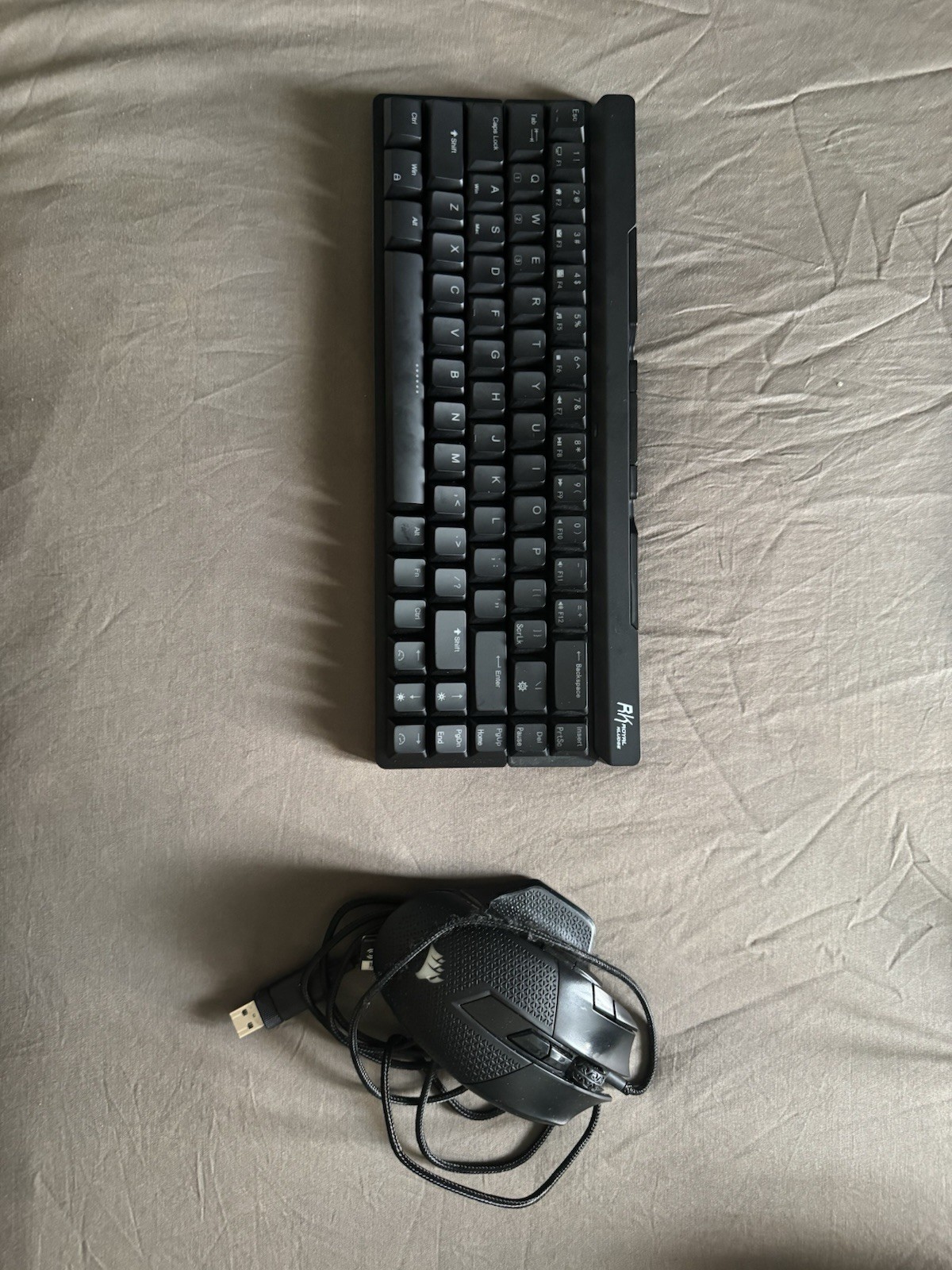 Lenovo Legion Go Z1 Extreme Handheld Gaming PC – 1TB – Excellent Condition