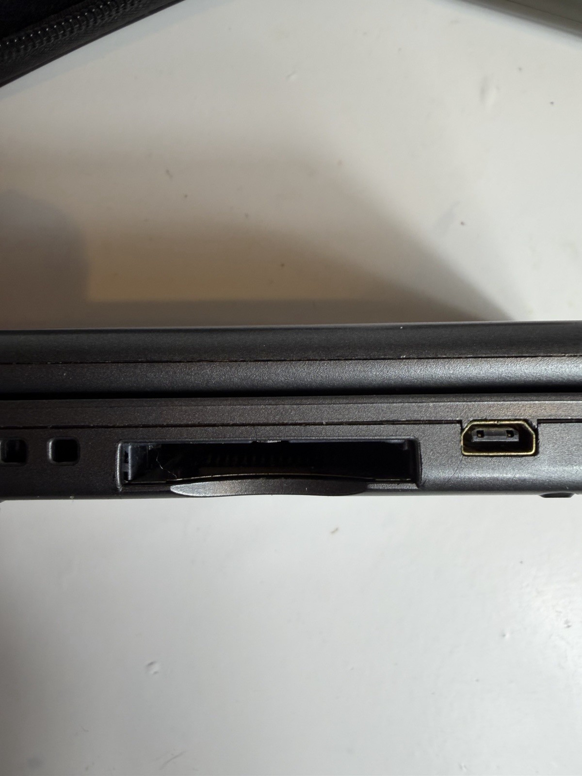 Used Nintendo DS Lite Handheld Console w/ charger READ DESC