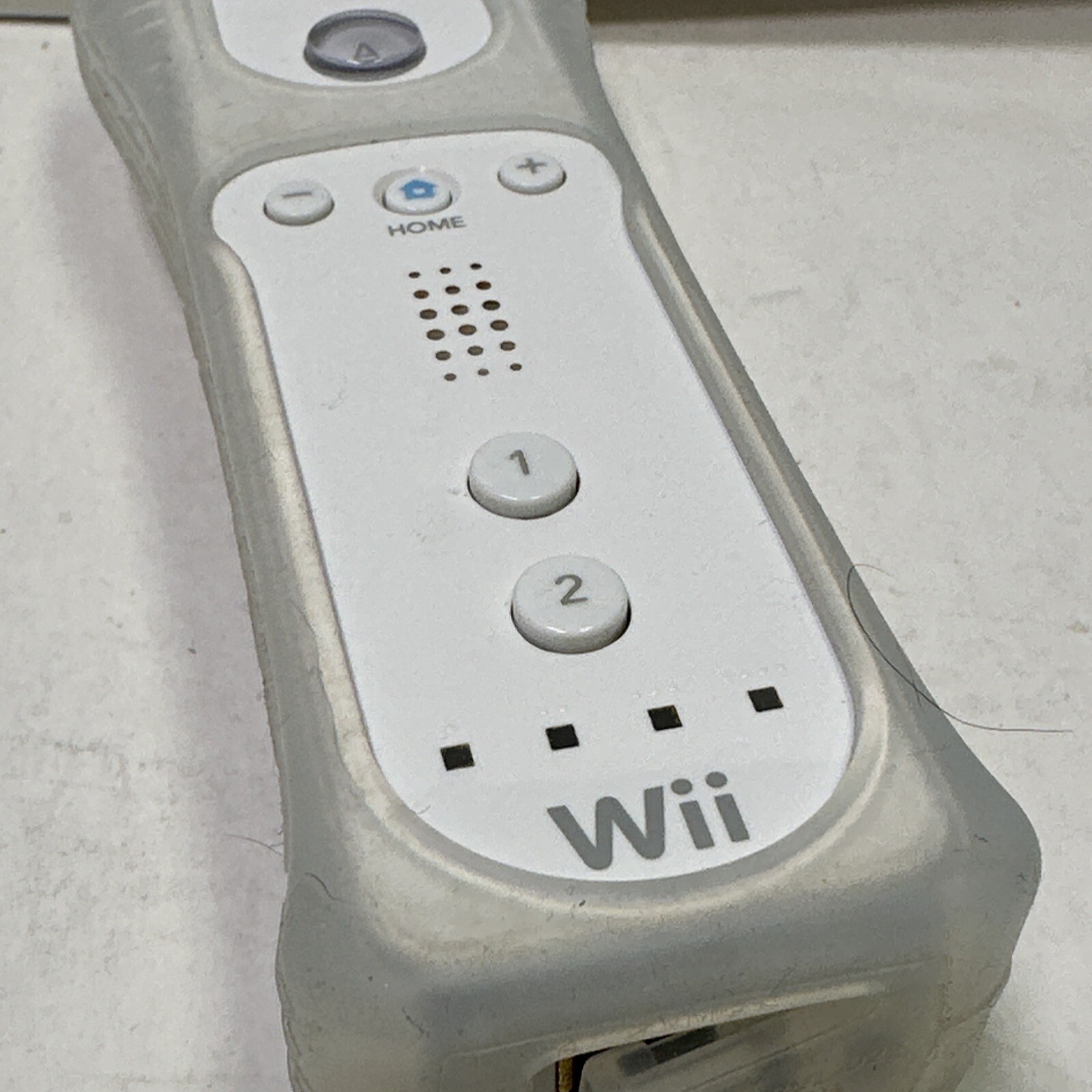 Wii Play Nintendo Wii Game + Wii Remote + Silicone Sleeve 2007 Complete Tested