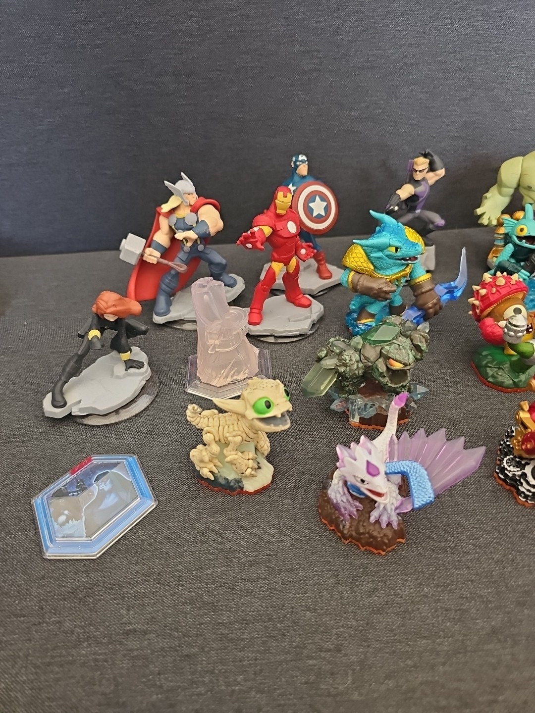 Lot Of 28 Activision Skylanders Trap Marvel Bandicoot