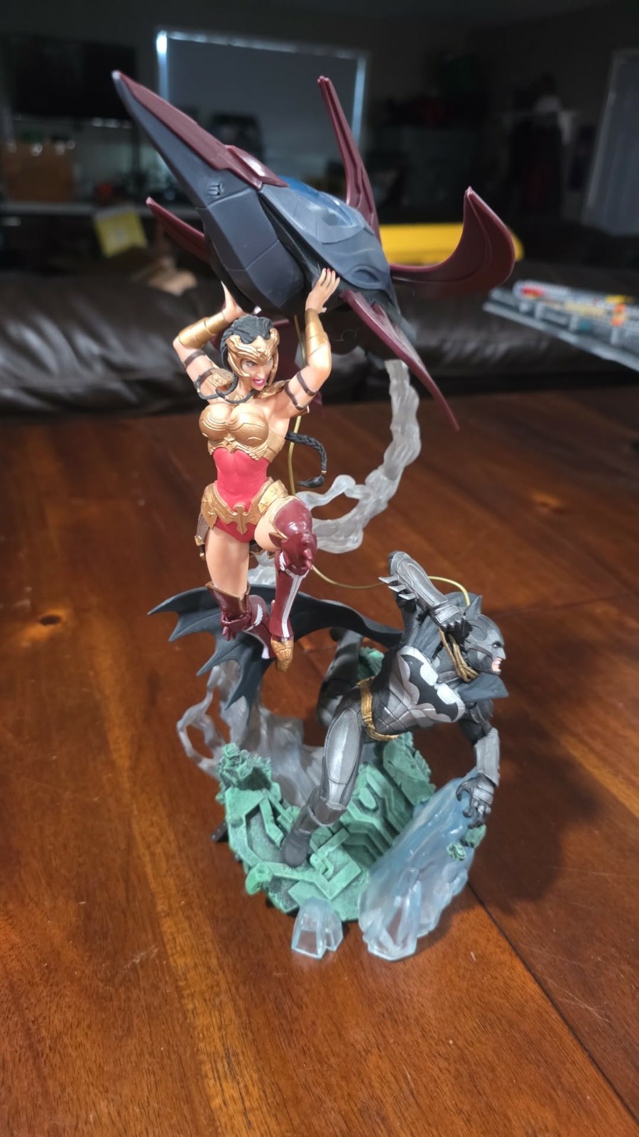 Injustice: Gods Among Us Collector’s Edition PS3 Batman Wonder Woman Statue