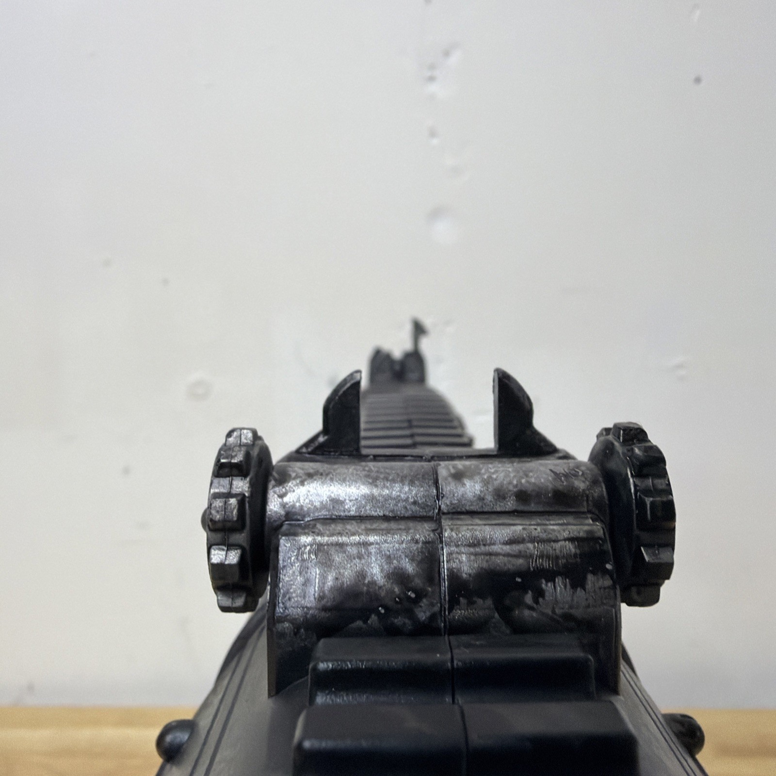 Official Gears Of War 3 Bloody Retro Lancer Neca Weapon Replica Missing Knife
