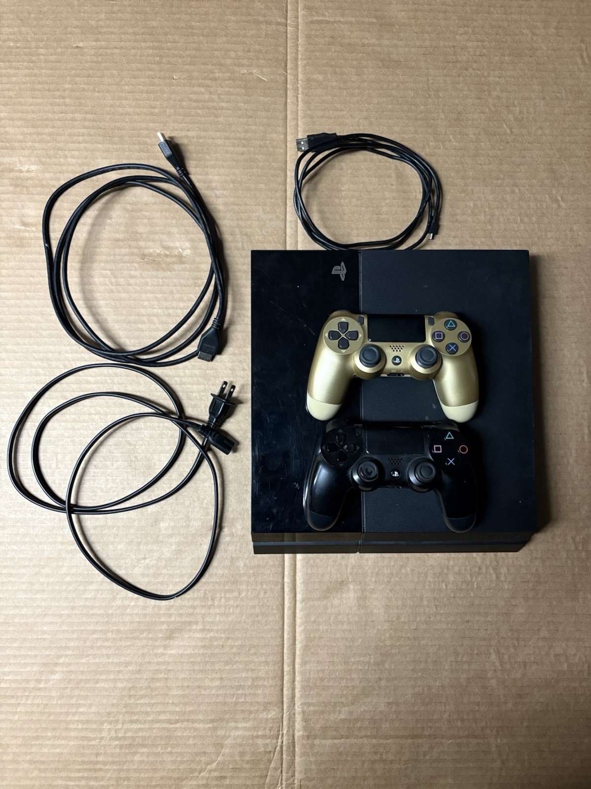 Sony PlayStation 4 500gb Jet Black Console With Two Controllers and All Wires