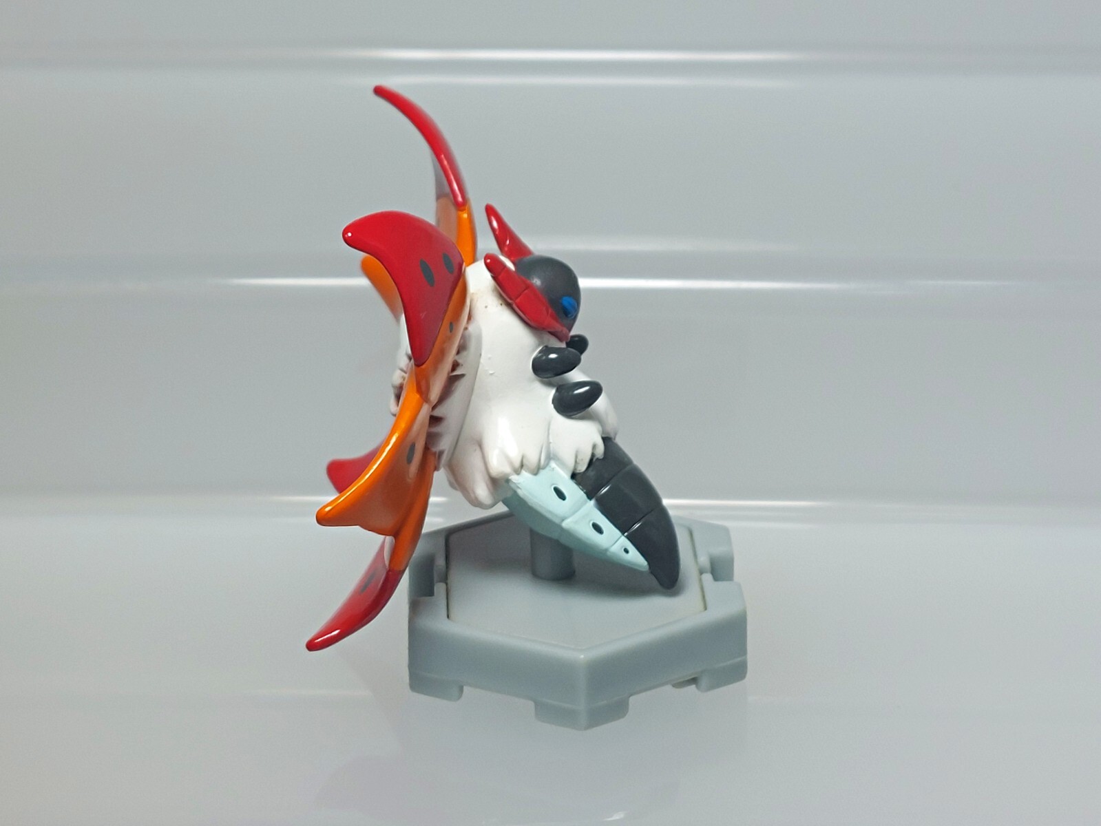 Volcarona Pokemon Moncolle Plus Figure Takara Tomy 2011 Toy Japan N07 2in