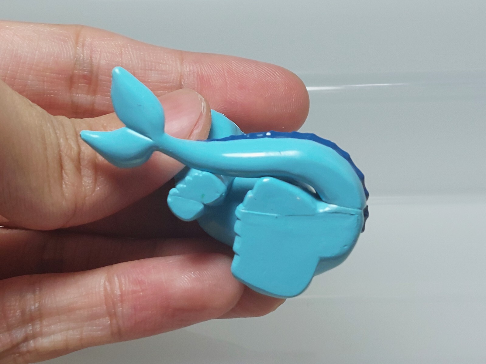 Vaporeon Showers (New Color ver) Pokemon Monster Collection Figure Tomy 1.8in