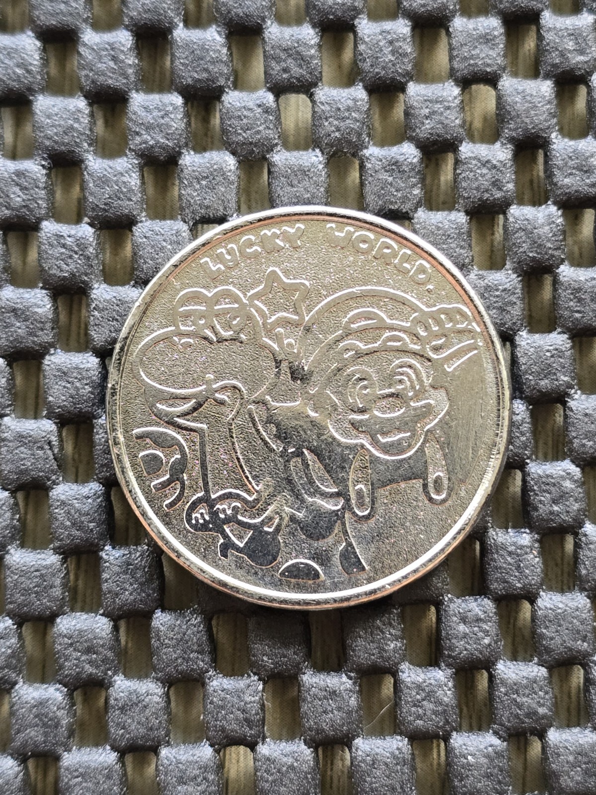 Super Mario Lucky World Coin Medal Nintendo Gachapon Rare Promo SNES GB [Wendy]