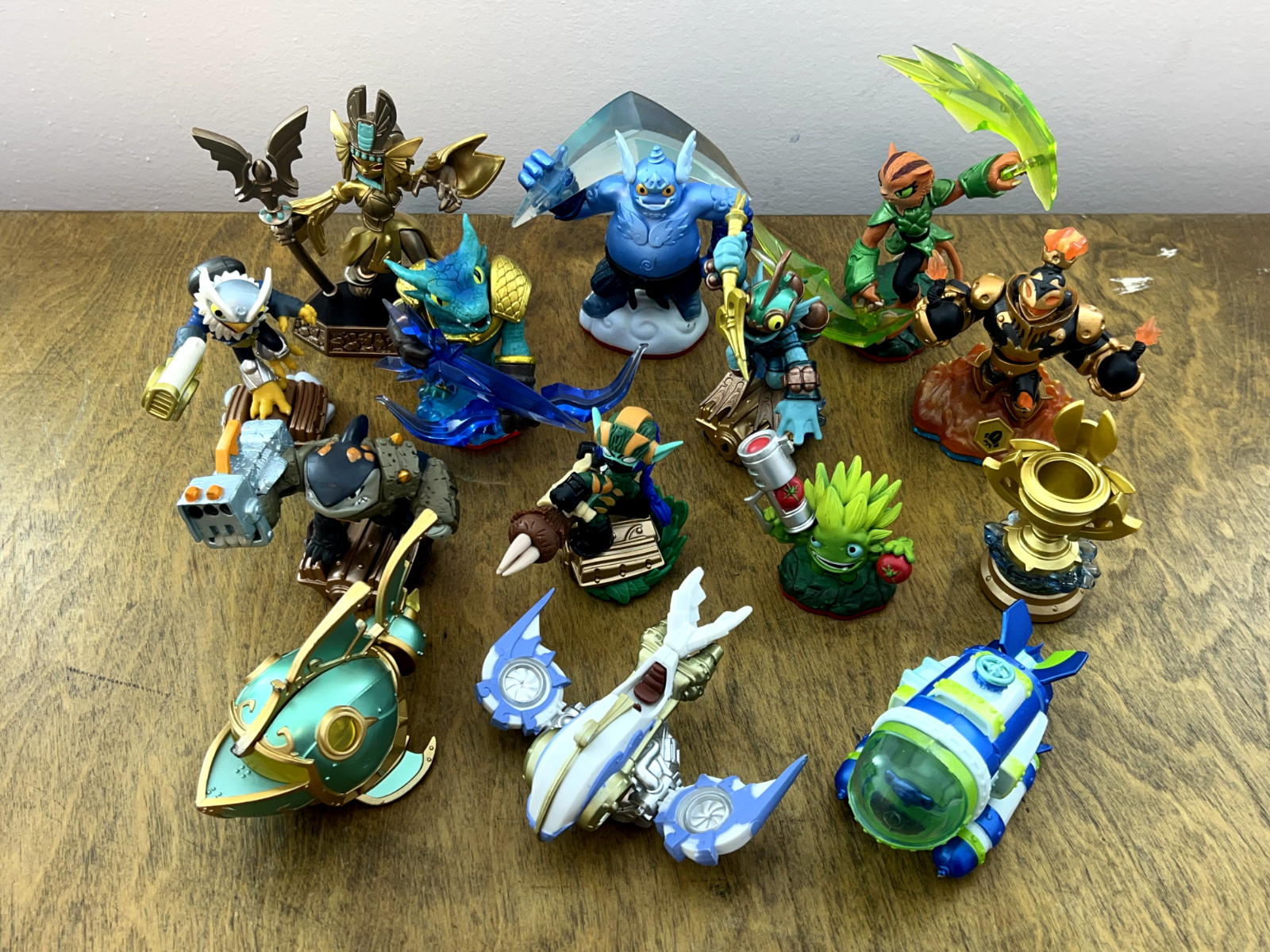 LOT (14) Activision Skylanders Figures & Vehicles Video Game Good Condition