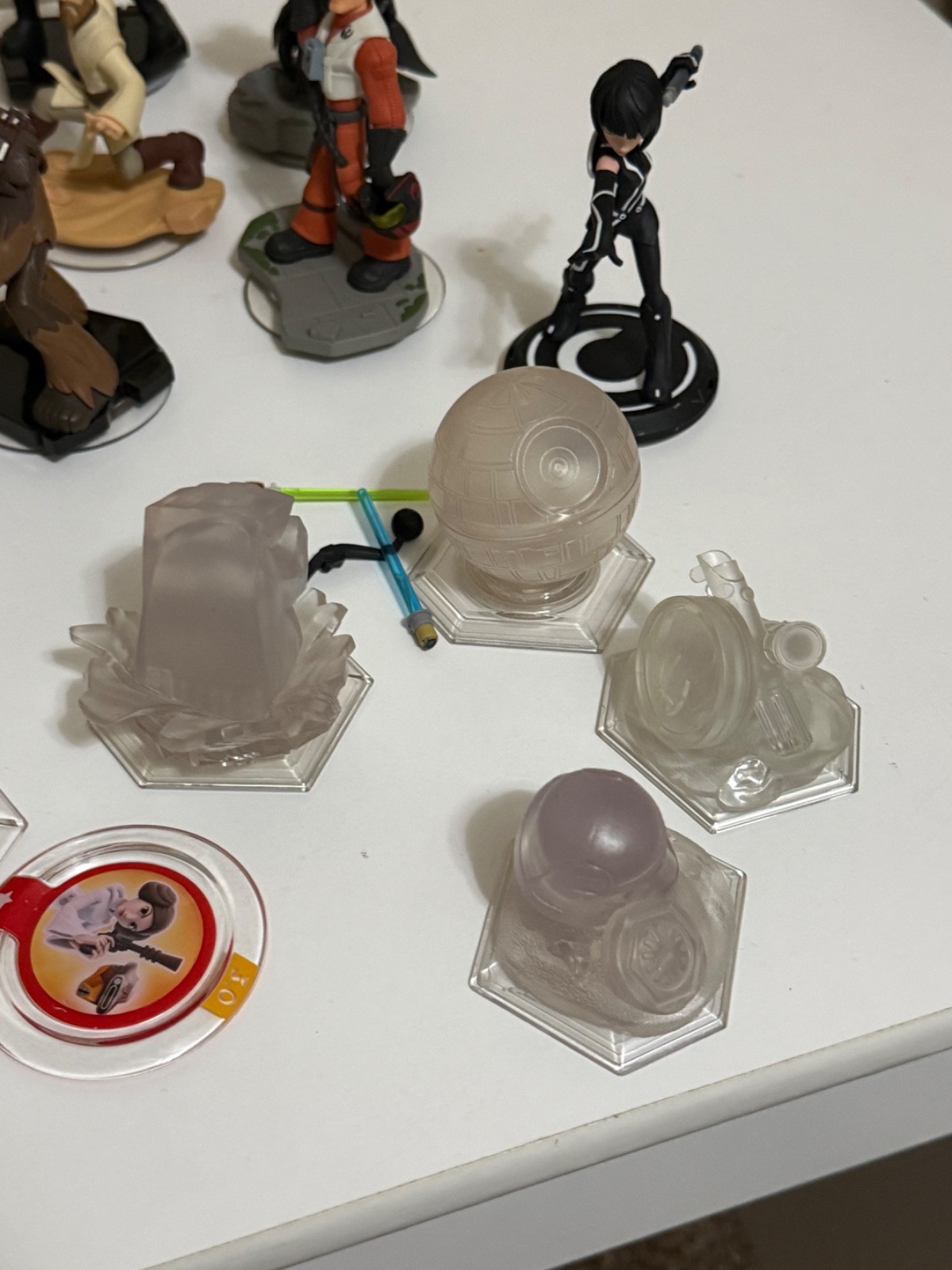 37 Disney Infinity Figures Power Disc Xbox One Portal Base Avengers Star Wars