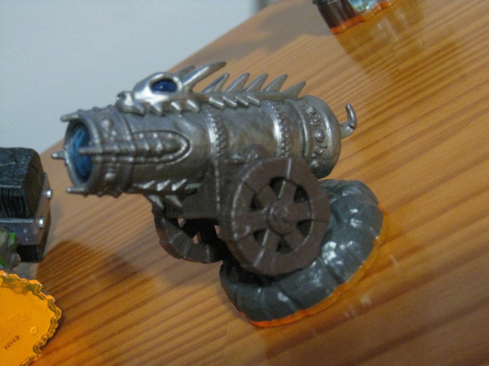 Skylanders Giants Lightcore Prism Break Crusher & Dragonfire Cannon Figures Lot