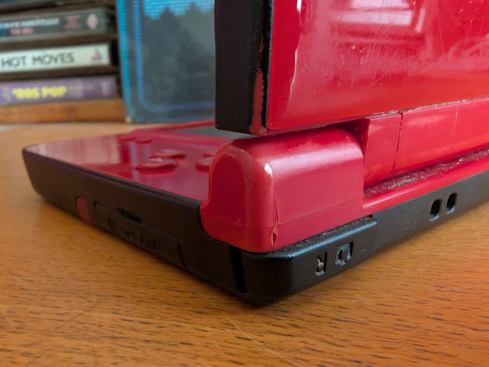 Nintendo DSi XL Super Mario Bros 25th Anniversary Edition Red