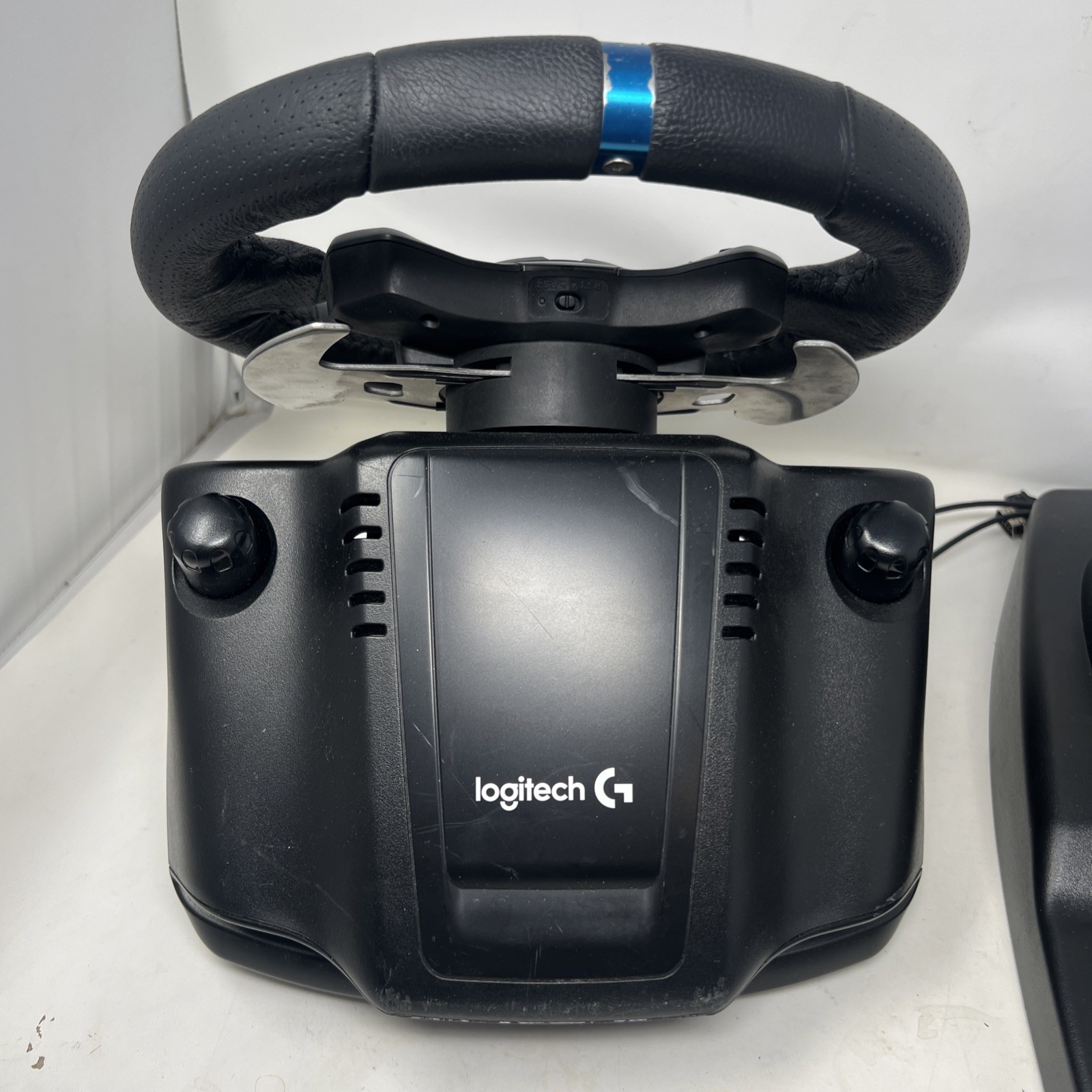 Logitech G29 Driving Force Racing Wheel and Floor Pedals PS3 PS4 Tested