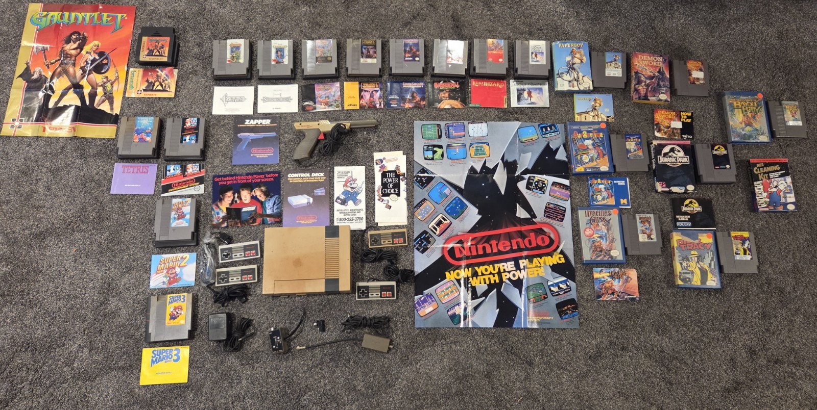 NES Nintendo Bulk Lot 1 Console 21 Games +4 Remotes + Zapper + Posters + Manual