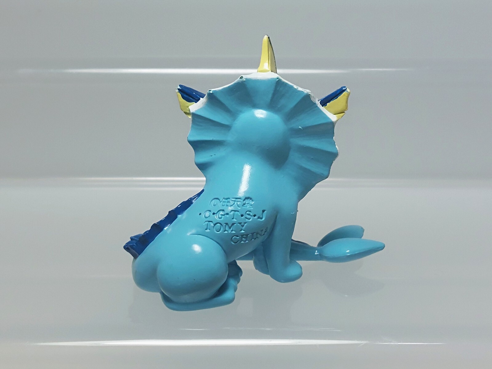 Vaporeon Showers (New Color ver) Pokemon Monster Collection Figure Tomy 1.8in