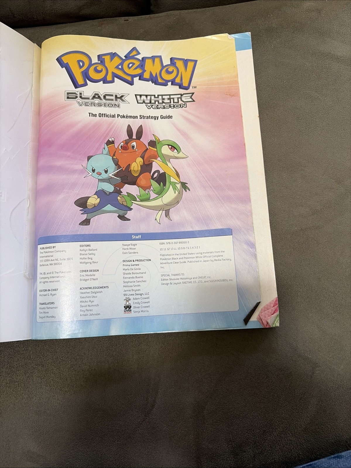 Pokémon Black And White Version Strategy Guide-Vol . With Poster.