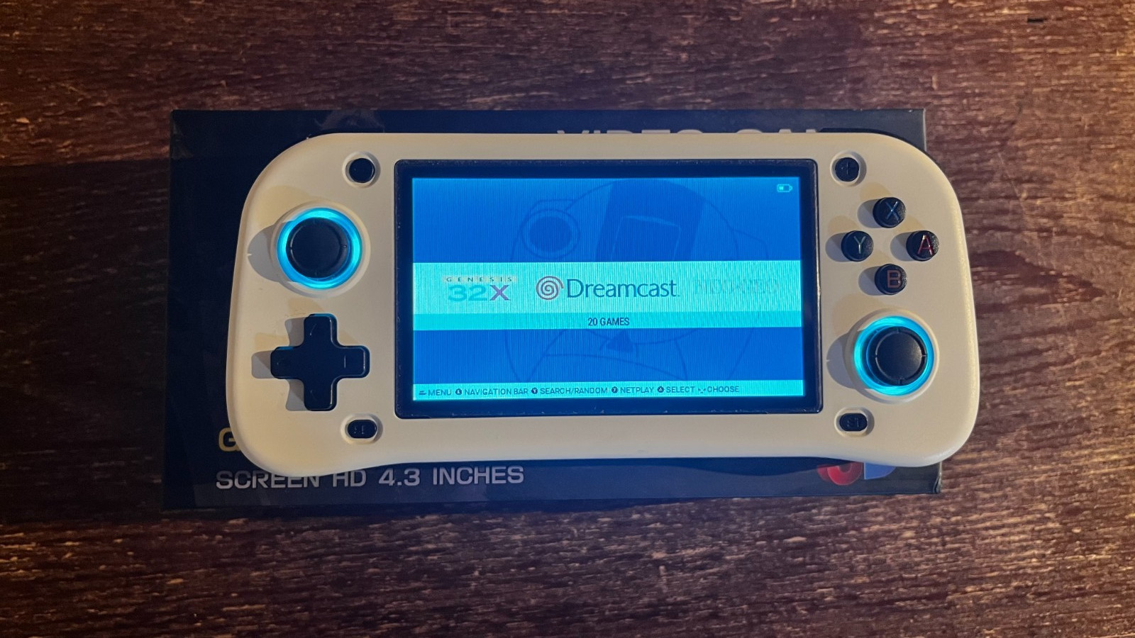 G28 Retro Handheld Video Game Console Linux System 4.3 Inch White 128gb