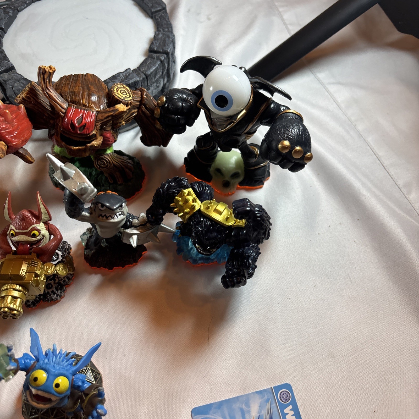 Activision Skylanders Lot Of 17 With 2 Power Portals | Cards |