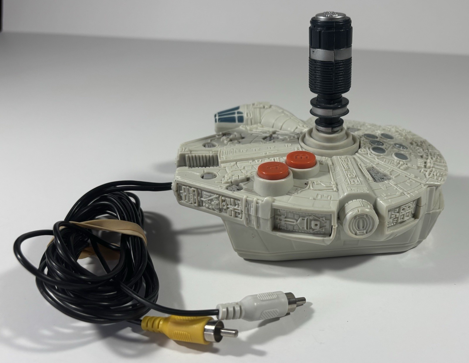 LOT 2 VTG 2006 JAKKS Pacific Star Wars Millennium Falcon SUPER PAC MAN plugNplay