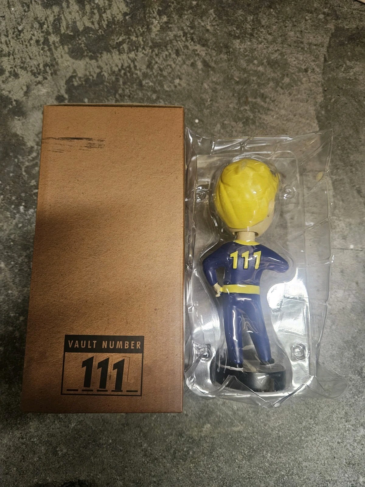 RARE Fallout Vault Boy Bobblehead 7″ Thumbs Up Vault 111