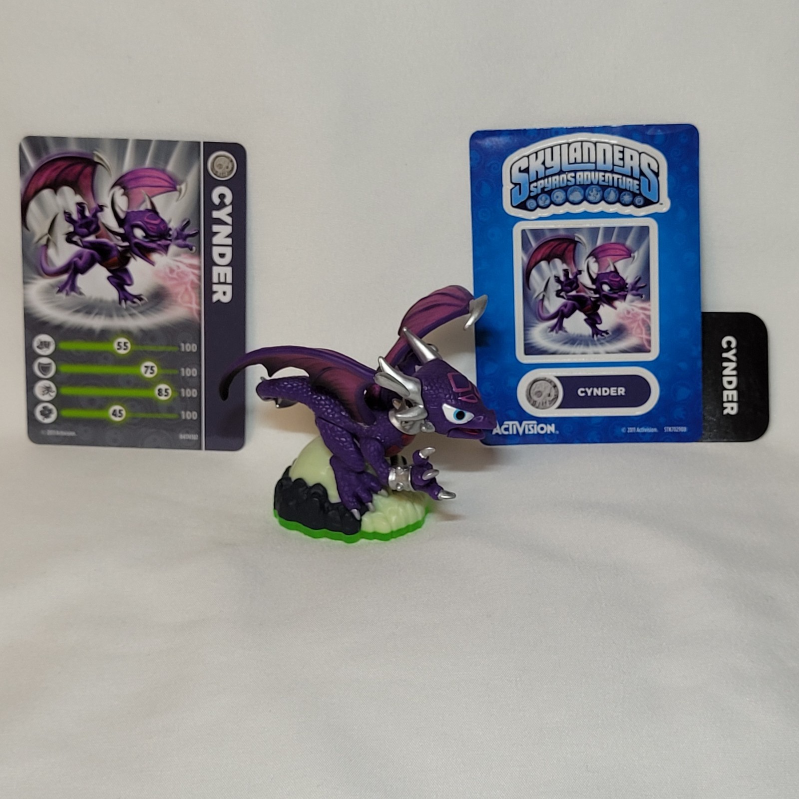 Skylanders Spyro’s Adventure CYNDER Figure With Trading Card Sticker + Web Code
