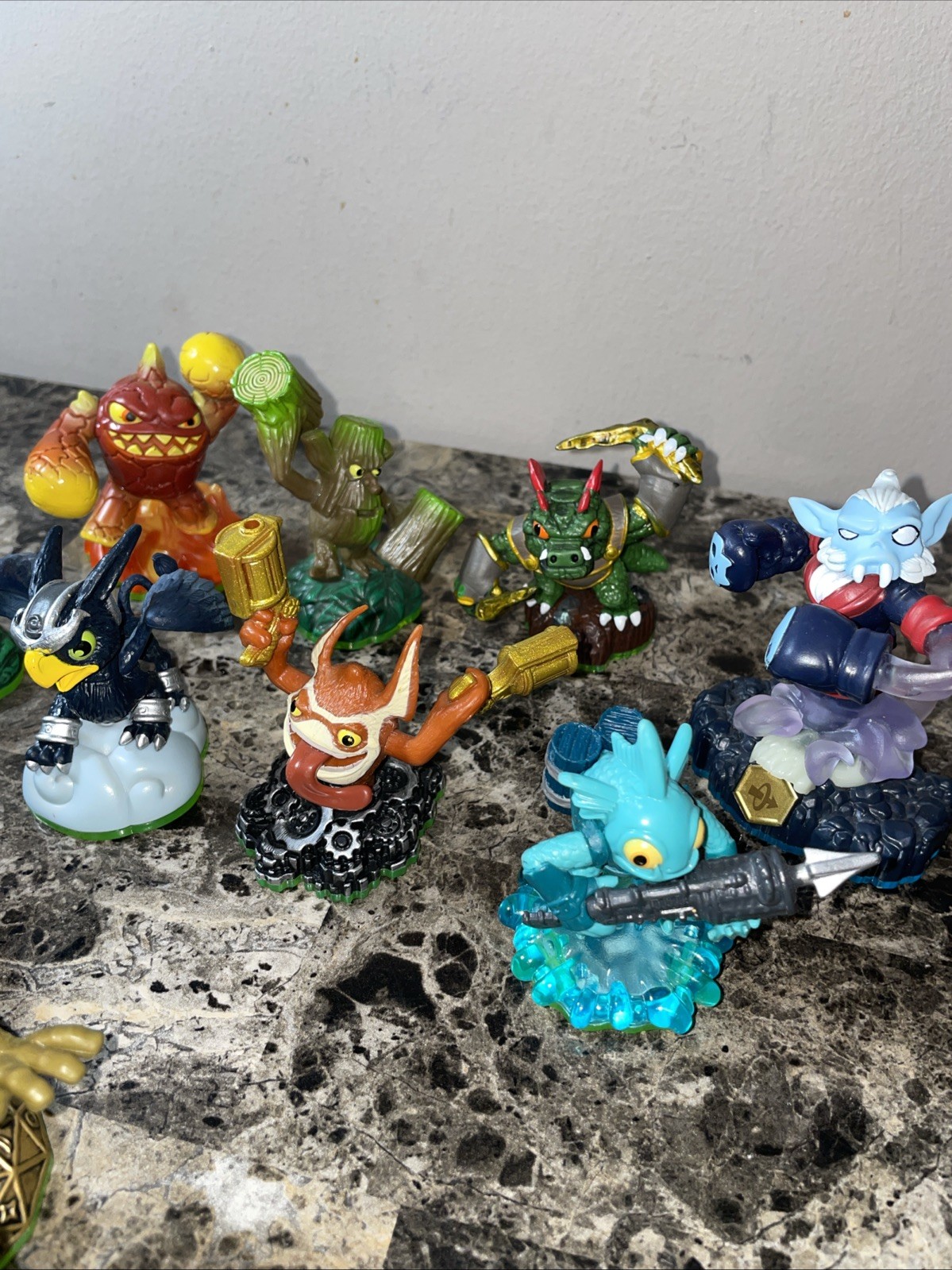 Lot 20 Used Activision Skylanders With 2 Giants And 18 Figures, Add 2URCOLLECTON