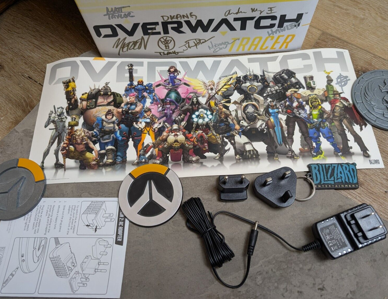 OVERWATCH TRACER Statue Lot-Blizzard Team signed Box, T-Shirt,Poster,Coins