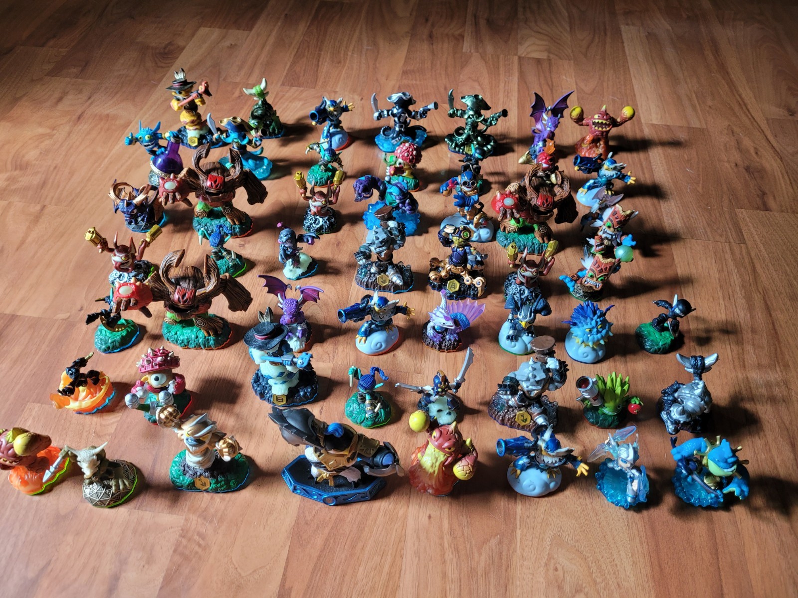 HUGE Lot Of 52 Activision Skylanders Character Figures Mixed Series Action