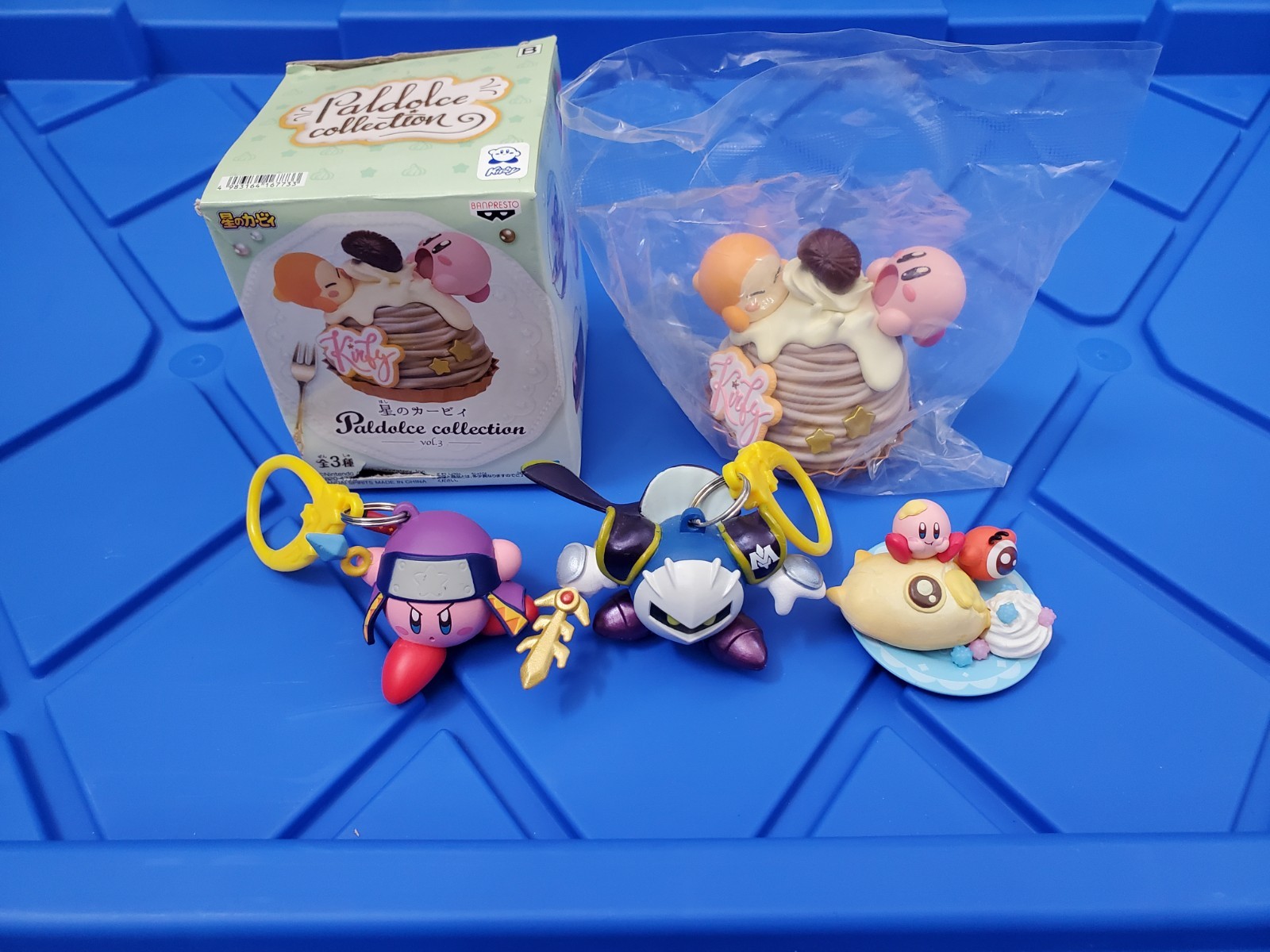 Kirby 4x Collectibles – Figures + Keychains – Paldolce Collection + Blind Bag