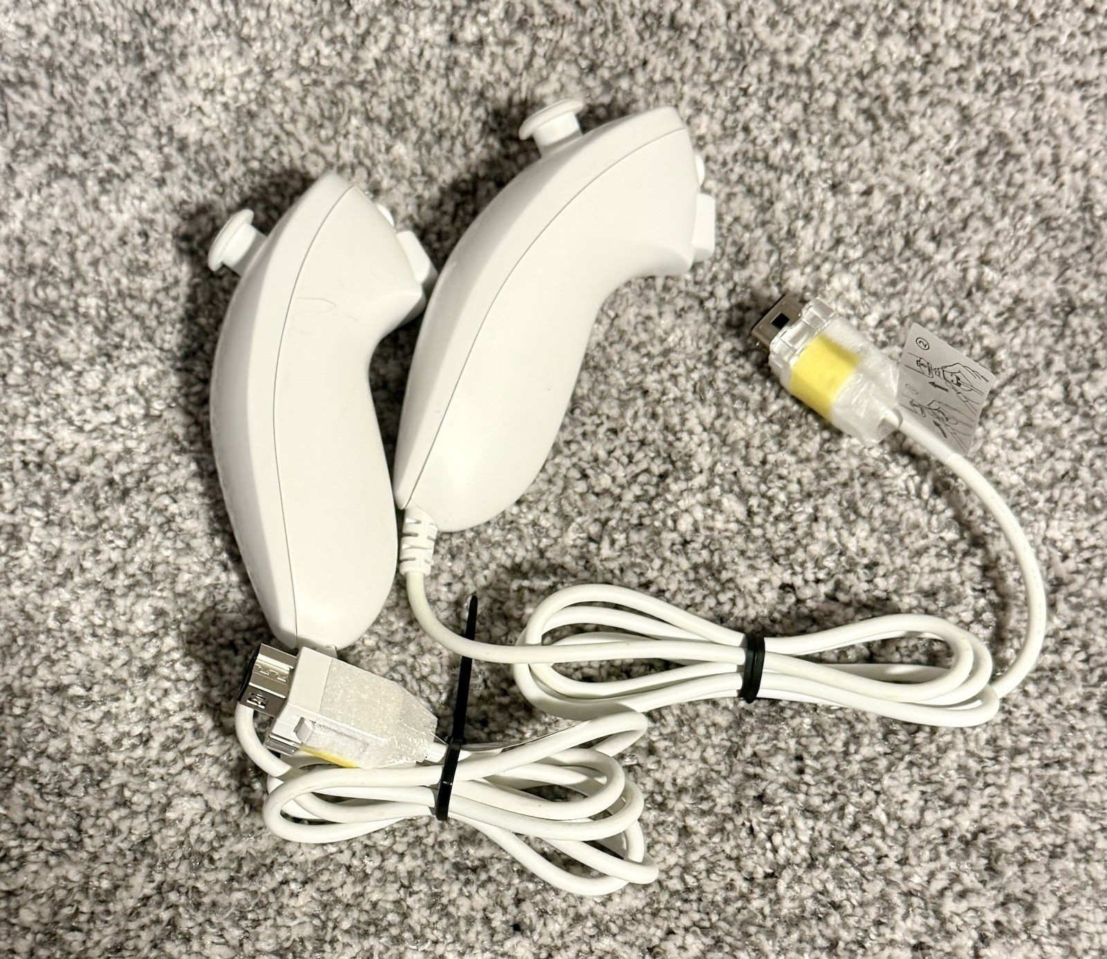 Nintendo Wii RVL-001 Console Bundle w/ 2 Remotes, 2 Nunchuks, & Wii Sports