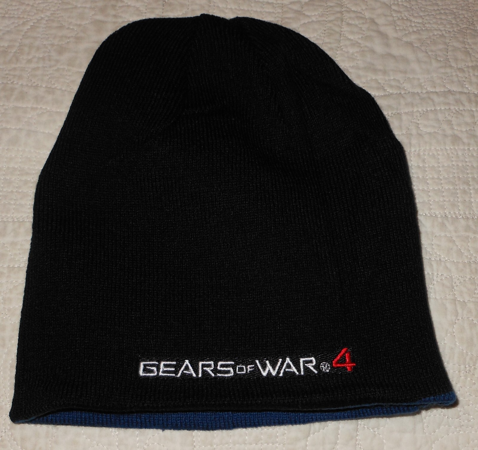 New In Package Gears of War 4 Loot Crate Gaming Blue Black Beanie Hat Reversible