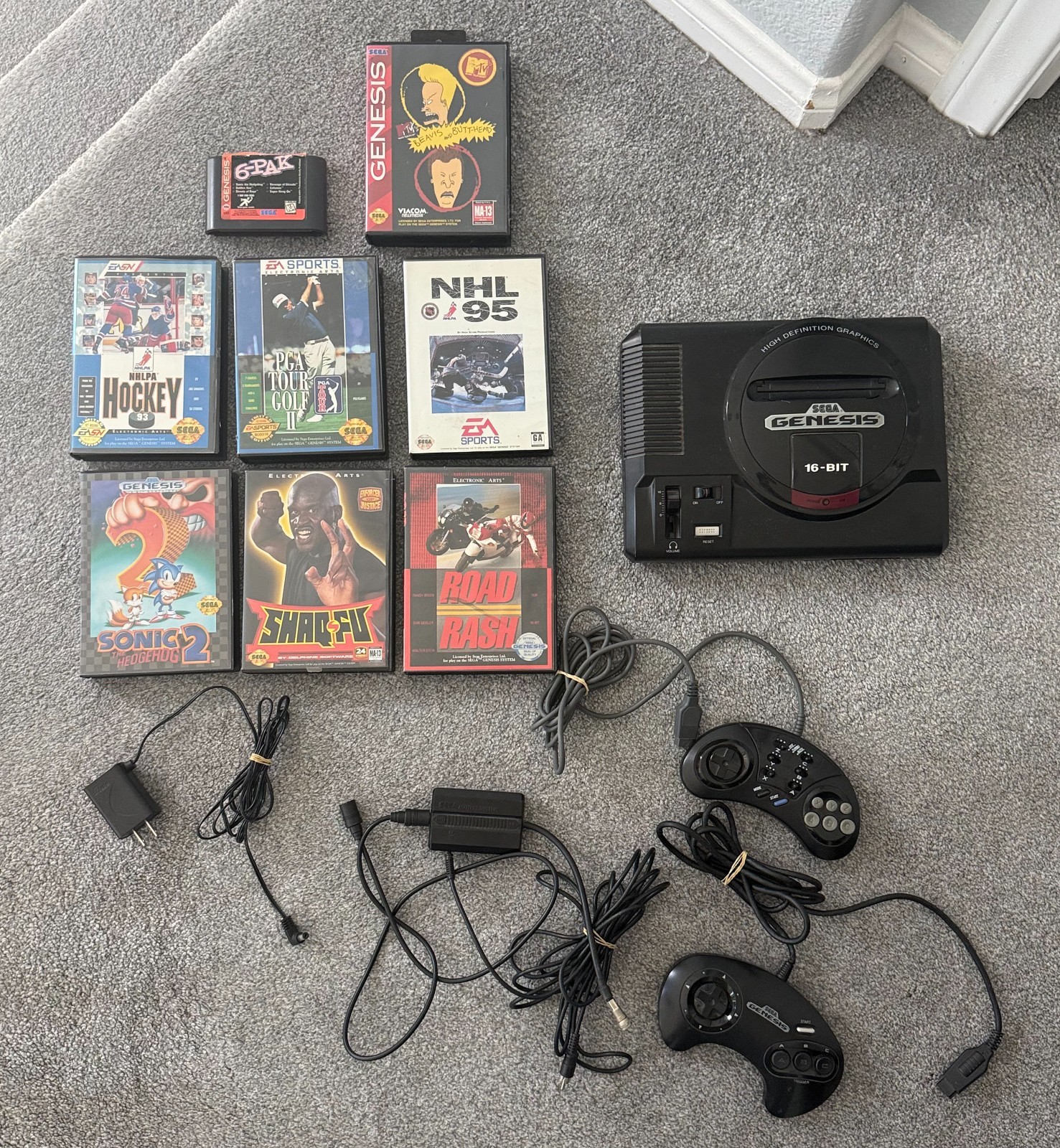 Sega Genesis Console System with (8) Video Games MODEL 1/16-BIT vtg gaming 1601