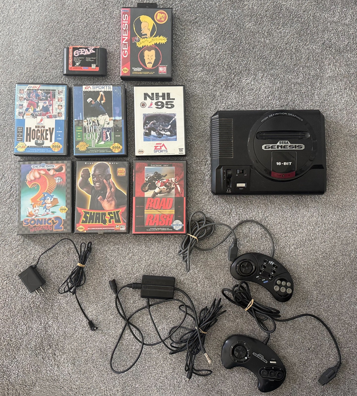 Sega Genesis Console System with (8) Video Games MODEL 1/16-BIT vtg gaming 1601