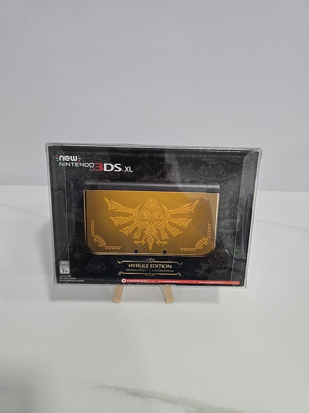 Nintendo New 3DS XL Hyrule Gold Edition Handheld System CIB w/ AR Cards & Manual