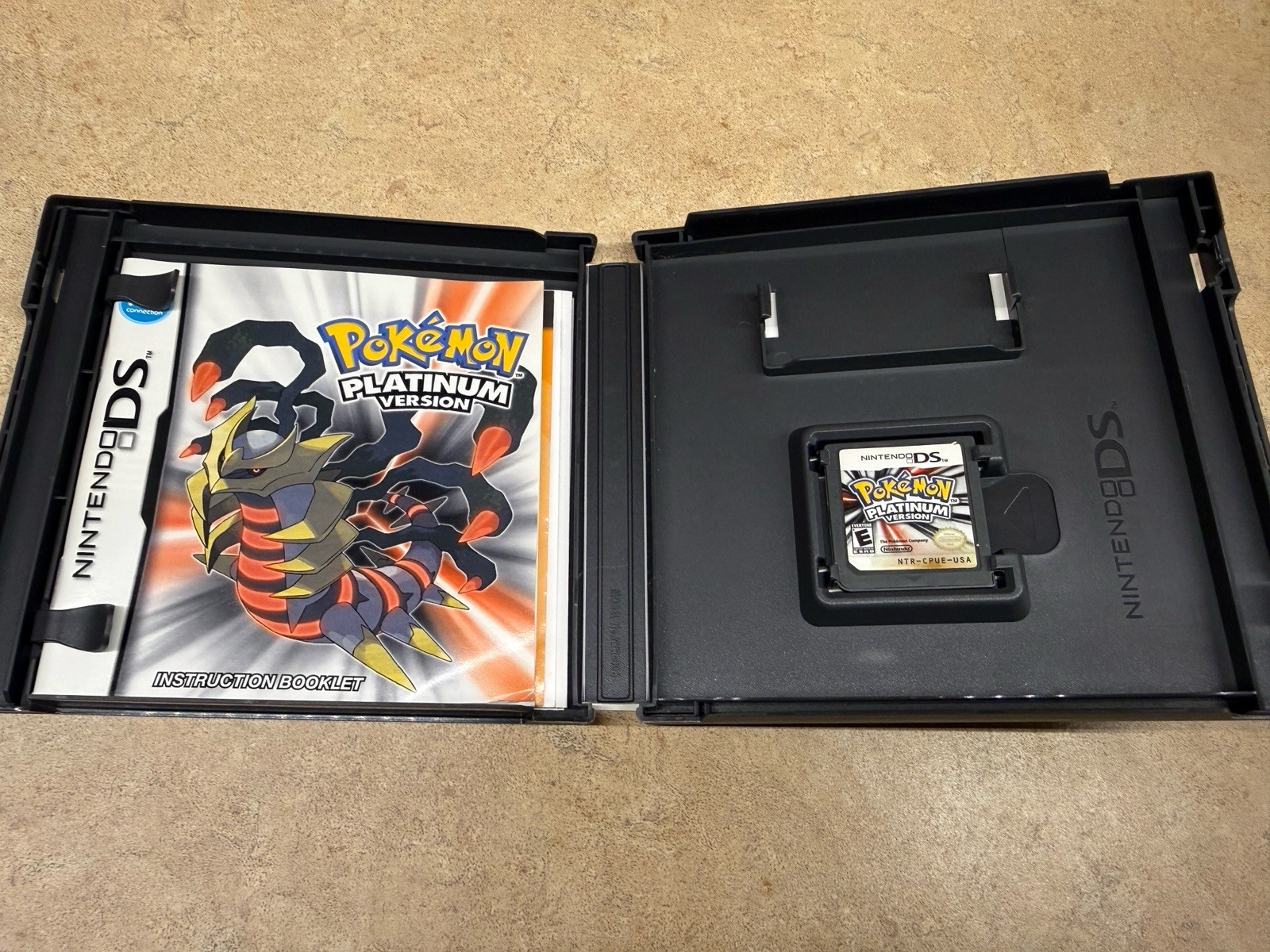 Pokémon Platinum Version (Nintendo DS, 2009) Authentic