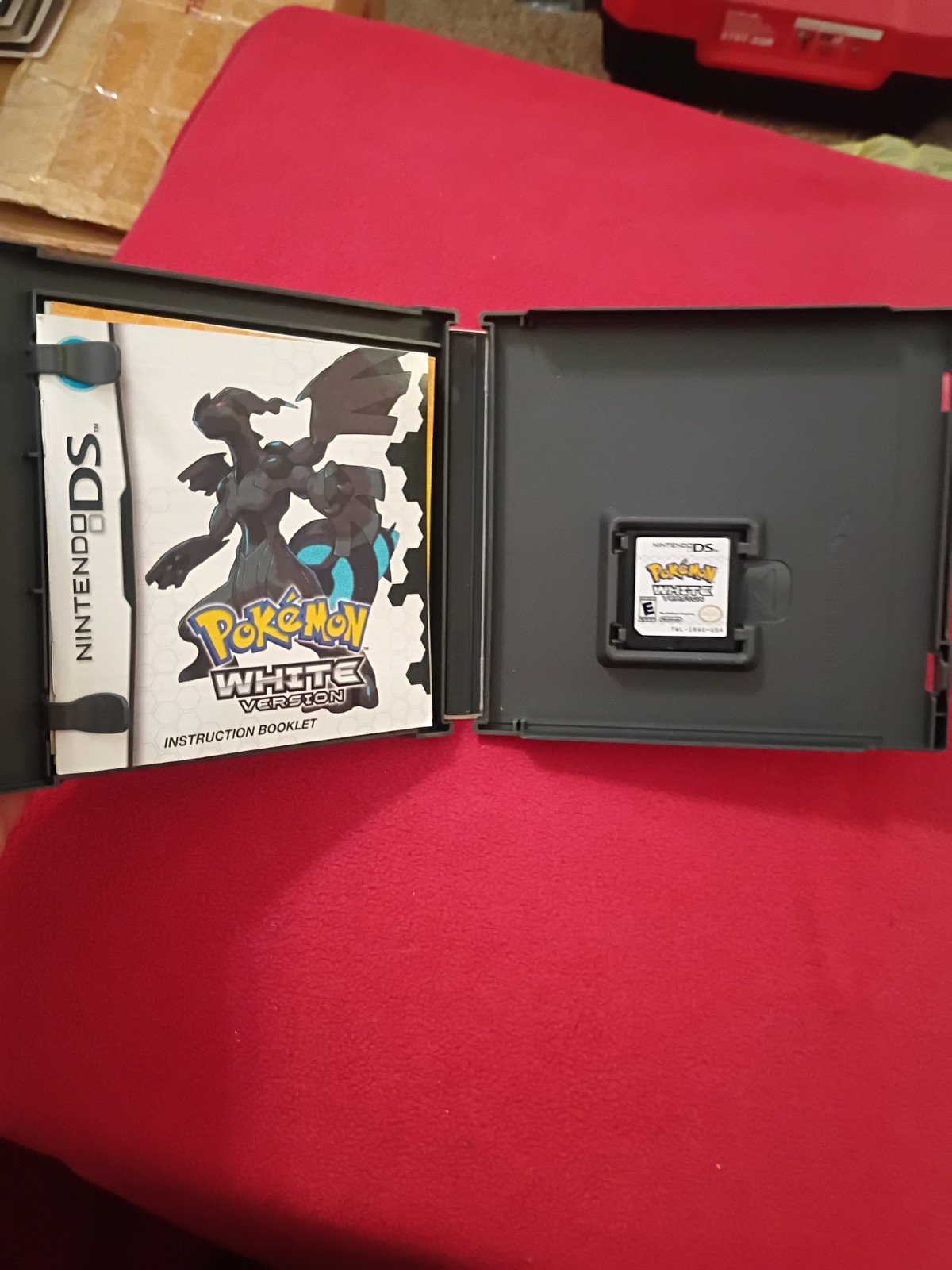 Pokemon White Version Nintendo DS, 2011 Complete CIB W/ Inserts Authentic Tested